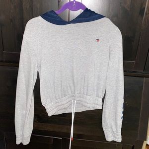 tommy hilfiger cropped hoodie